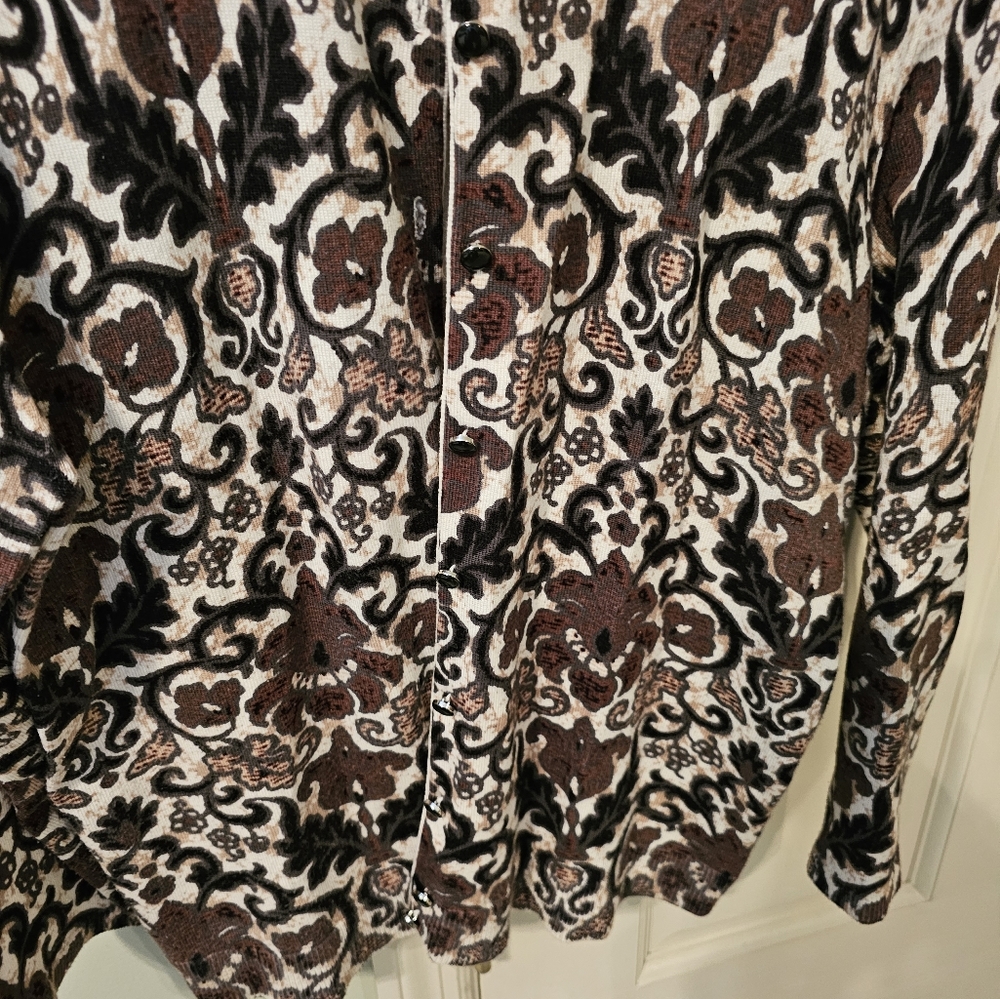 Women's Sweater - Picture 3 of 6